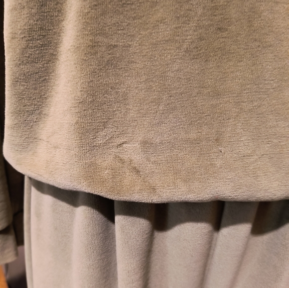 Vtg Gertrude Davenport Olive Green Velour Track Suit Set V Neck Top and Pants - Picture 6 of 14